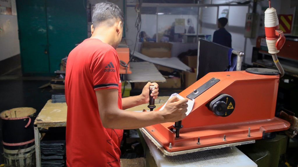 Leather Cutting Machine of Golden Frog